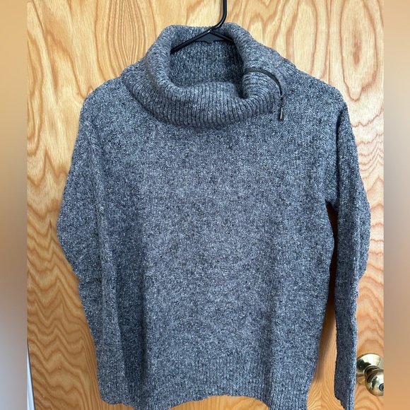 Bundle: 2 Gray Sweaters. Size Small. - Picture 4 of 6